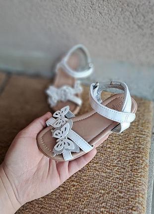Сандалки, босоножки с бабочками