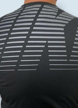 Чоловіча спортивна футболка nike.