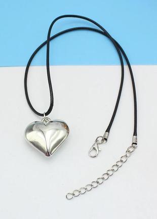 Сердце на шнурке кожаный чокер шнурок подвеска сердечко6 фото