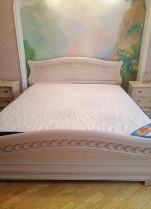 Двоспальне ліжко+новий матрац+дві тумби виробництво іспанія