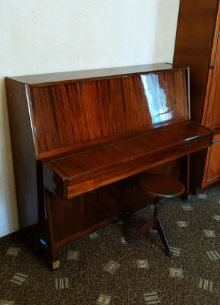 Продам піаніно
