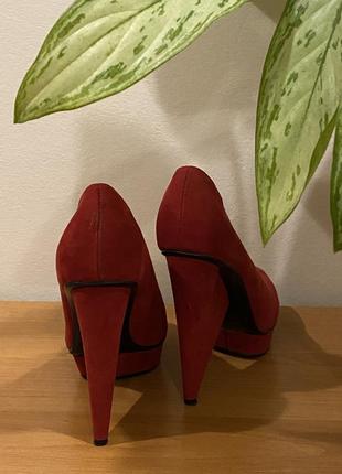 Необычные экстравагантные туфли для смелой девушки4 фото