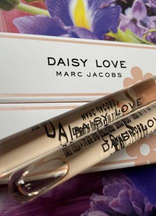 Marc jacobs daisy love edt 4 ml mini (оригинал)3 фото