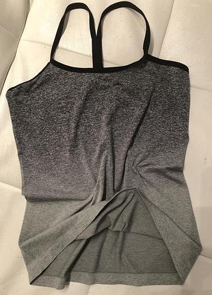 Серая спортивная майка