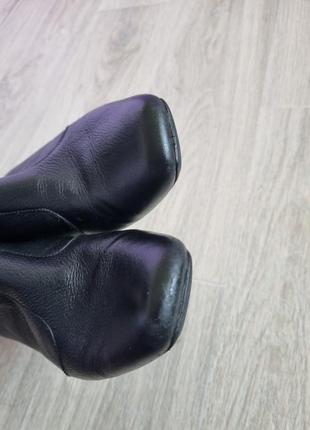Брендові класичні чорні шкіряні демісезонні напівчобітки чобітки чоботи черевики 38 clarks на низькому ходу10 фото