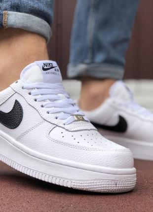 Зимові кросівки nike air force low білі3 фото