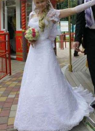Прекрасное свадебное платье1 фото