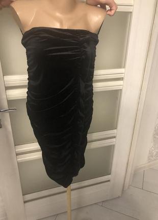 Маленькое чёрное велюровое платье misscuided5 фото