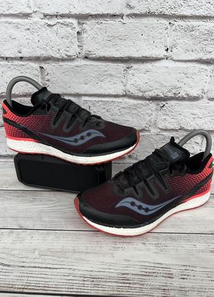 Кроссовки saucony freedom iso оригінал 41р.26см.