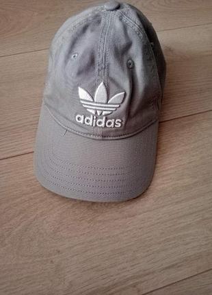 Кепка від adidas