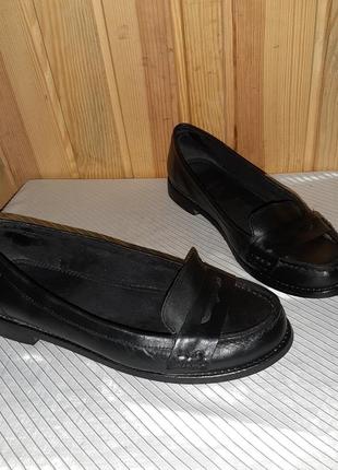Чёрные кожаные туфли лоферы на низком ходу