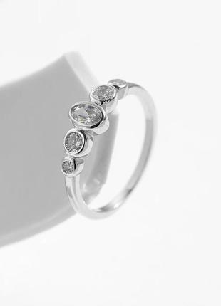 Серебряное кольцо с фианитом овальной огранки3 фото