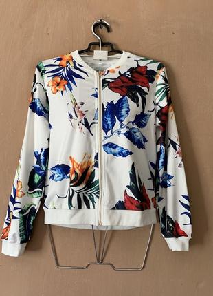 Женский пиджак накидка размер m белого цвета в цветы