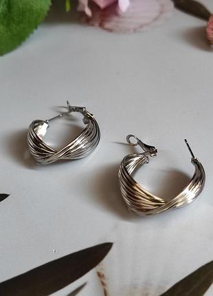 Стильні сережки кільця ✨