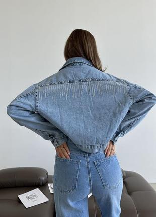 Куртка джинсовая укороченная со стразами8 фото