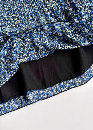 Блуза черного цвета с принтом цветы stradivarius3 фото