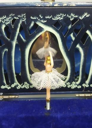 Музыкальная шкатулка с балеринкой. швеция