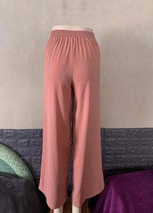 Крутезные летние брюки брючины палаццо размер xs s персикового цвета