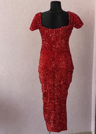Роскошное красное платье с пайетками, собранное на корсете8 фото