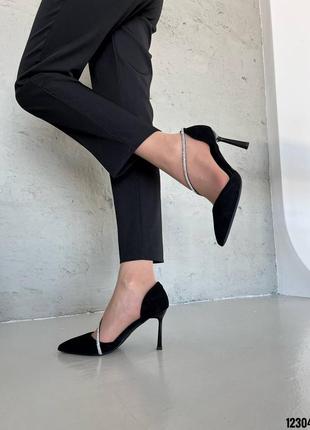 Черные женские туфли лодочки на шпильке каблуке с серебряной цепочкой ремешком8 фото