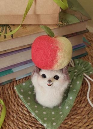 Интерьерная игрушка ёжик с яблоком, интерьерная фигурка ежик в технике сухое валяние,...