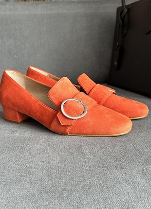 Оранжевые замшевые туфли5 фото