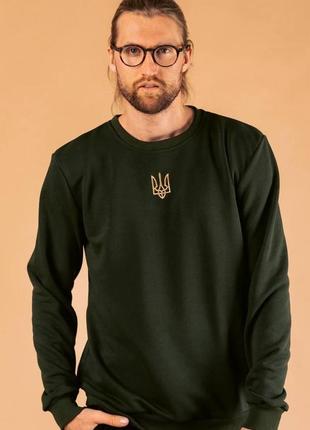 Весенний свитшот свободного кроя с вышитым гербом трезубом