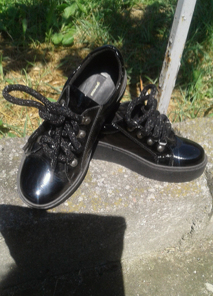 Туфлі кросівки закриті чорний лак2 фото