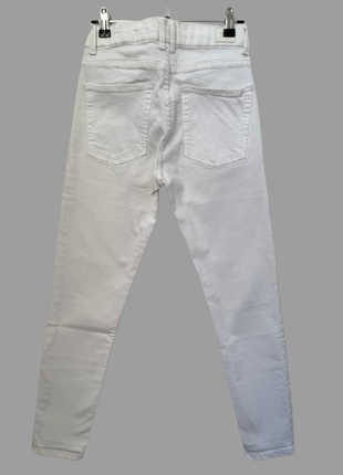 Білі джинси bershka super skinny з високою талією і рваним коліном, р.38 білі нові10 фото