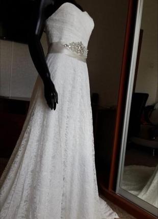 Шикарное свадебное платье со шлейфом2 фото