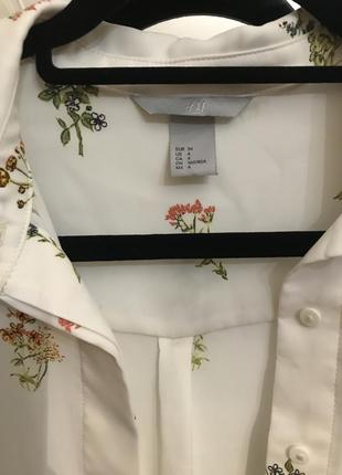 Белая рубашка h&m в цветы2 фото