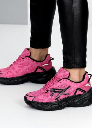 Креативні кросівки, молодіжна модель для дівчат в яскравому кольорі фуксія, рожевий, товста чорна пі3 фото