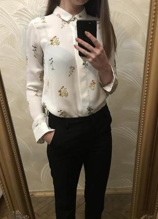Белая рубашка h&m в цветы 4