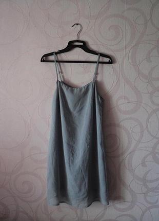 Сіра сукня в білизняному стилі