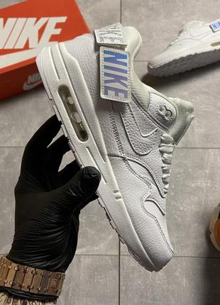 Nike air max 1 wmns triple white