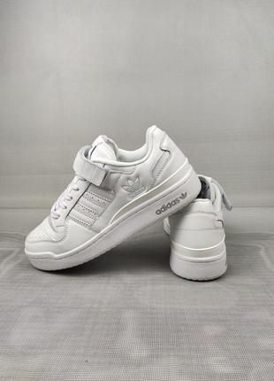 Adidas forum low all white