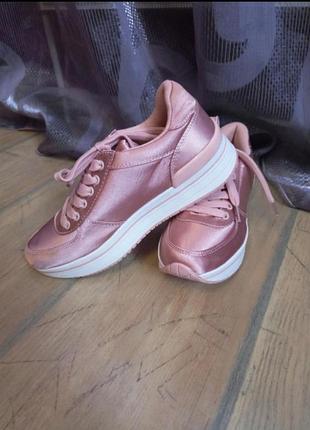 Сатиновые кроссовки