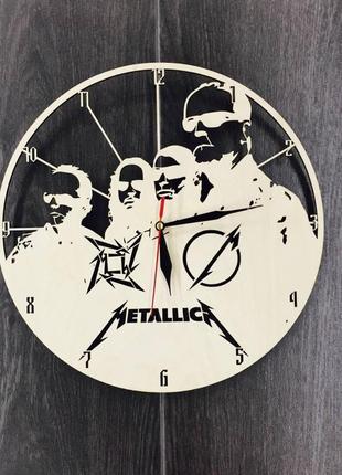 Часы из дерева на стену «metallica»