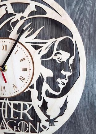 Оригинальные настенные часы «mother of dragons»