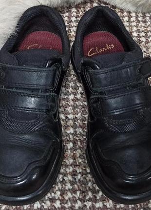 Кроссовки clarks натуральная кожа. размер 25 ( стелька 16 см)