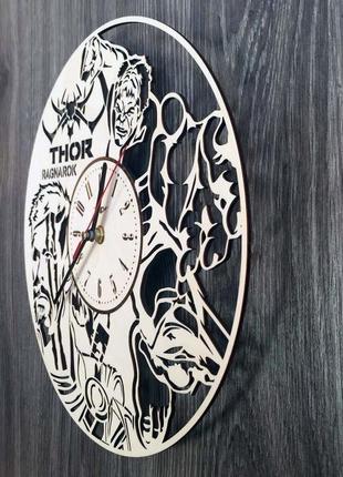 Круглые концептуальные часы из дерева «тор»2 фото