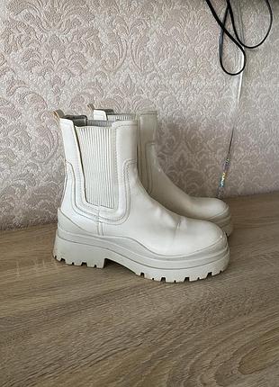 Короткие сапоги