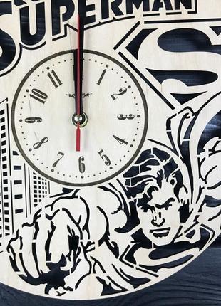 Стильні настінні дерев'яні годинник «супермен»4 фото