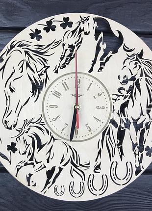 Універсальні годинники настінні з натурального дерева «коні»