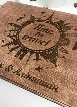 Оригинальный альбом в деревянной обложке с гравировкой на заказ «time to travel»4 фото