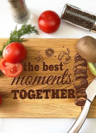 Кухонна обробна дошка 40 х 25 см з дерева з гравіюванням