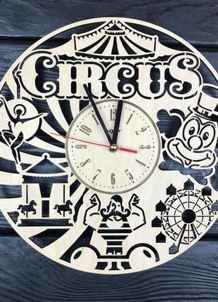 Тематичні настінні годинники з дерева «цирк»