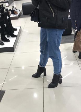 Жіночі ботінки