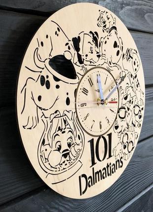 Настінні годинники з дерева в дитячу «101 далматинець»2 фото