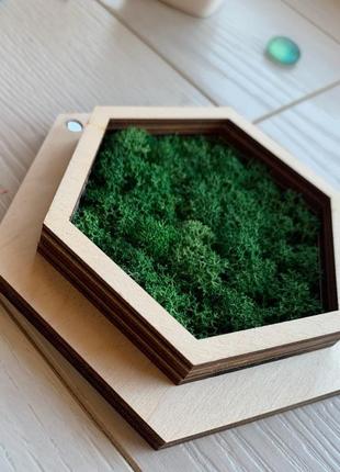 Весільна коробочка для обручок з дерева з декоративним мохом4 фото